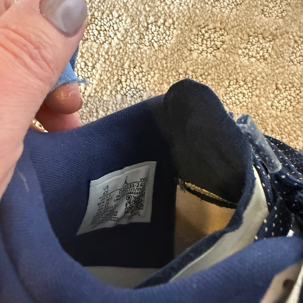 Jordan Zion 1 Basketball Sneakers - Picture 6 of 7